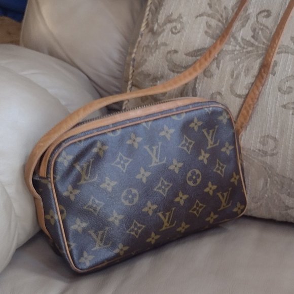 Incredible Authentic Louis Vuitton Vintage Bag👜 - Picture 10 of 12